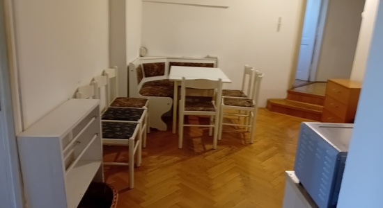 Oddam stanovanje 5 študentkam v centru Ljubljane